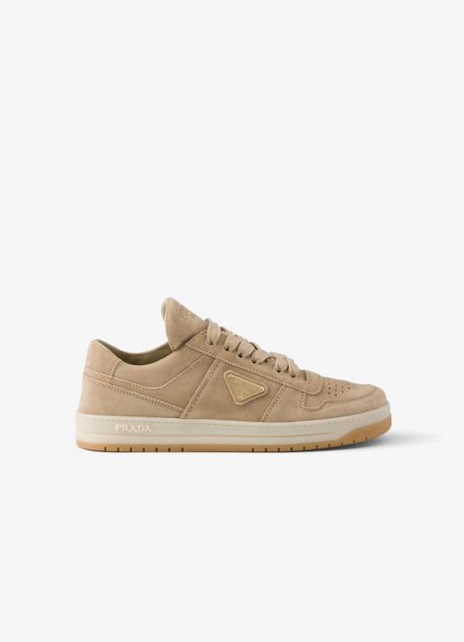 Prada Downtown sneaker van suède met logo - voorkant 5 beige