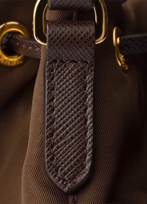 Prada Duet Re-Nylon handtas met leren details - detail 2 donkerbruin