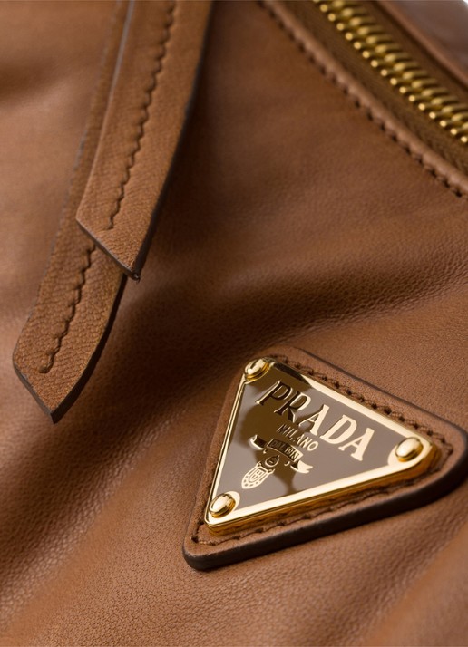 Prada Explore Large schoudertas van lamsleer - detail 5 bruin