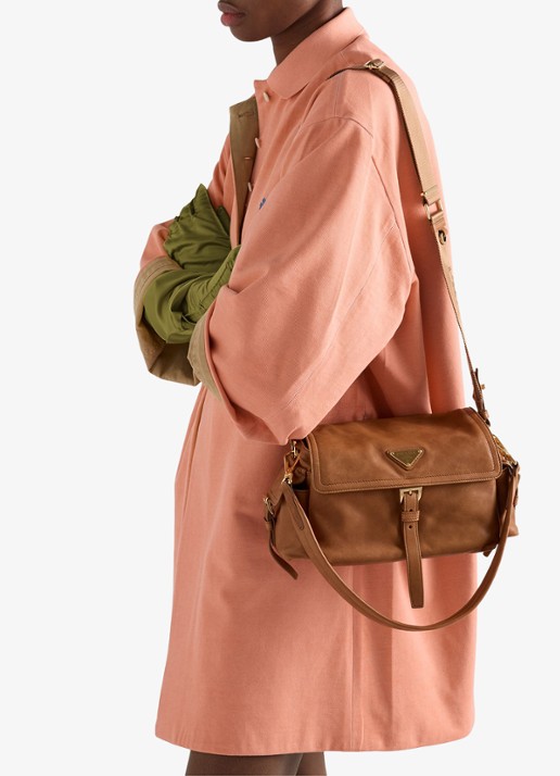 Prada Explore Medium schoudertas van lamsleer - voorkant 3 camel