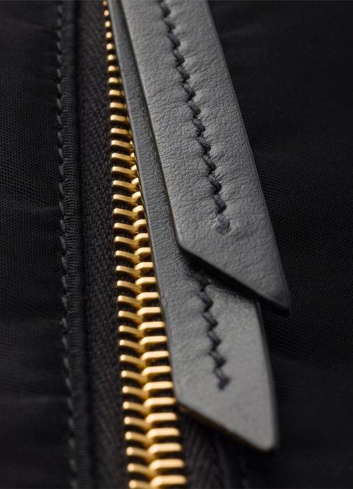 Prada Explore Re-Nylon Small schoudertas met leren details - detail 3 zwart