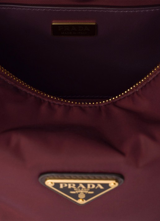Prada Explore Re-Nylon Small schoudertas met leren details - detail 4 donkerrood