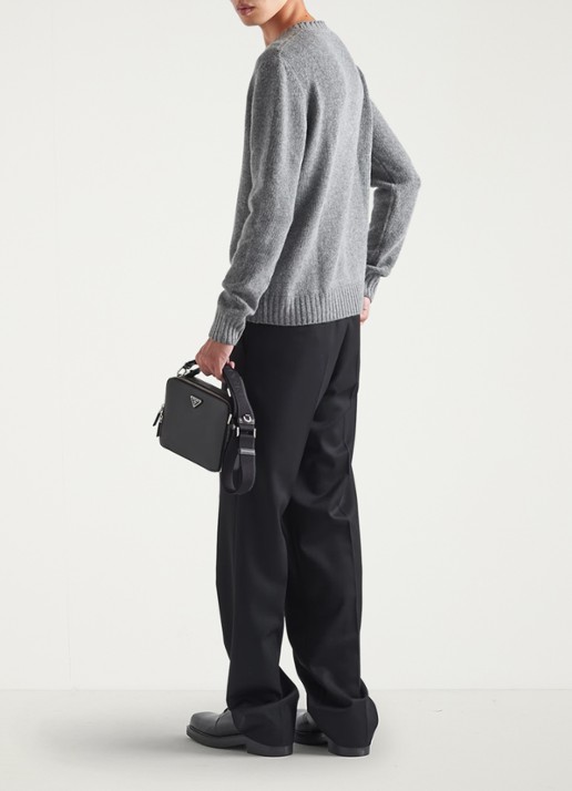 Prada Fijngebreide pullover in kasjmierblend met ingebreid logo - achterkant grijsmele