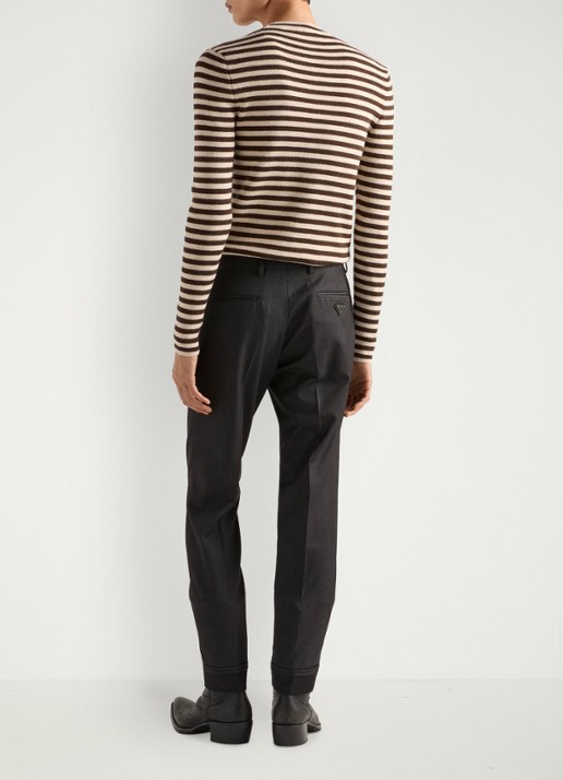Prada Fijngebreide pullover van scheerwol met streepprint - achterkant bruin