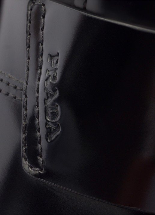 Prada Loafer van kalfsleer met glanzende finish - detail 6 zwart