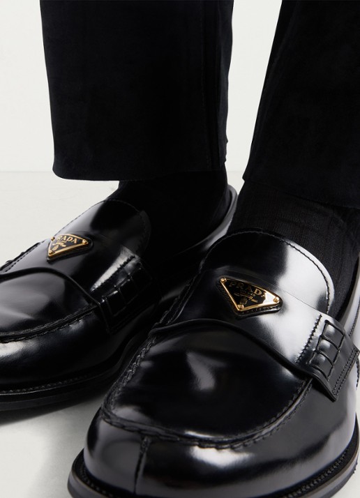 Prada Loafer van kalfsleer met logo - detail 3 zwart