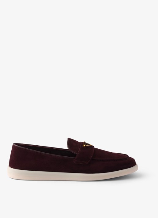 Prada Loafer van suède met logo - voorkant 2 bordeauxrood