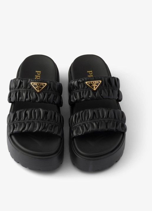 Prada Matelassé slipper van lamsleer - detail zwart