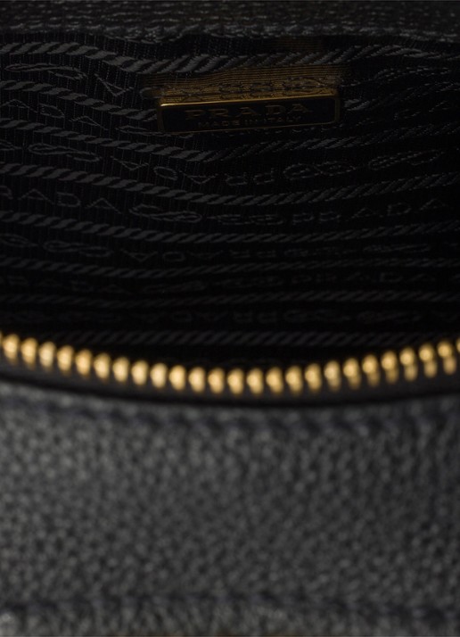 Prada Medium schoudertas van kalfsleer - detail zwart