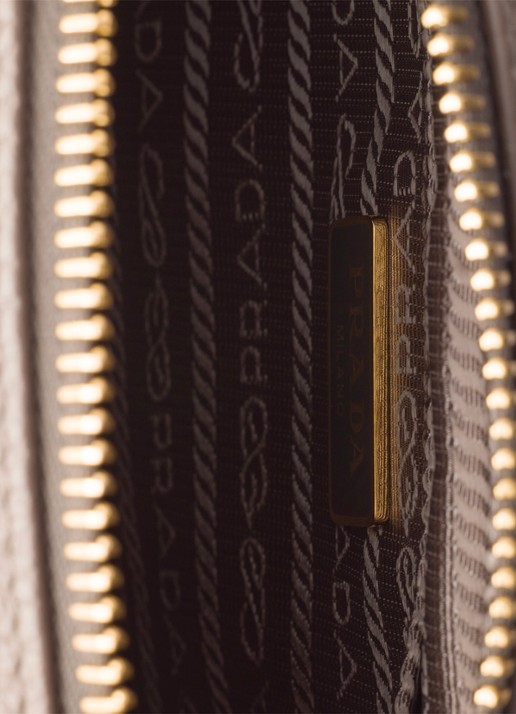 Prada Mini crossbodytas van kalfsleer - detail 4 taupe