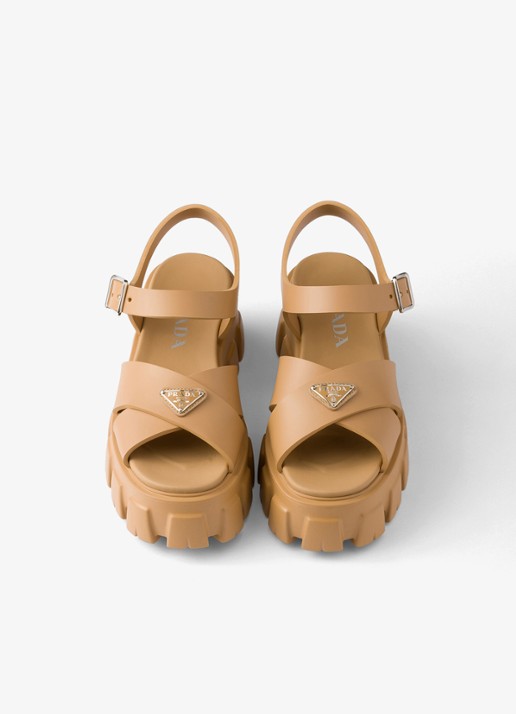 Prada Monolith sandaal van rubber met logo - detail 4 camel