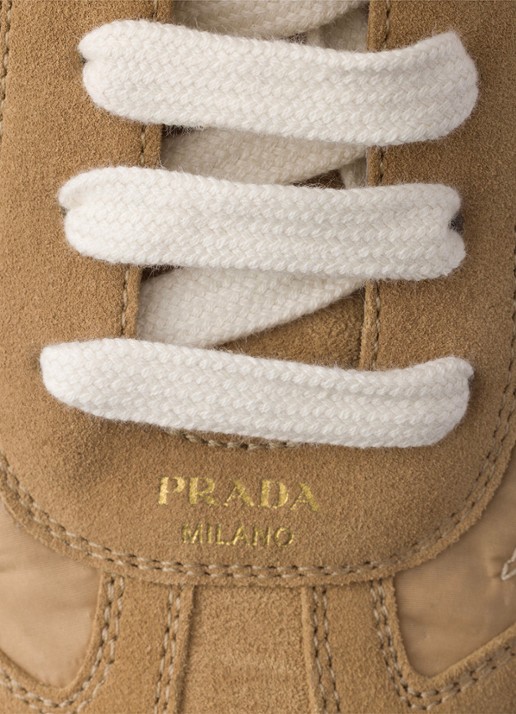 Prada Montecarlo Re-Edition 2005 Re-Nylon sneaker met kalfssuède details - detail 6 beige