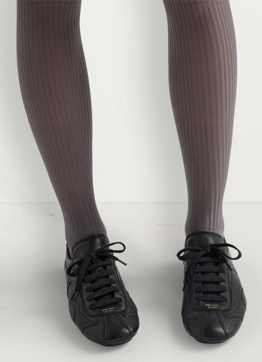Prada Montecarlo Re-Edition 2005 sneaker van lamsleer - voorkant 3 zwart