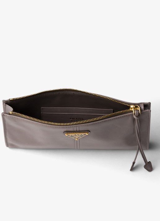 Prada Portemonnee van kalfsleer met logo - detail taupe