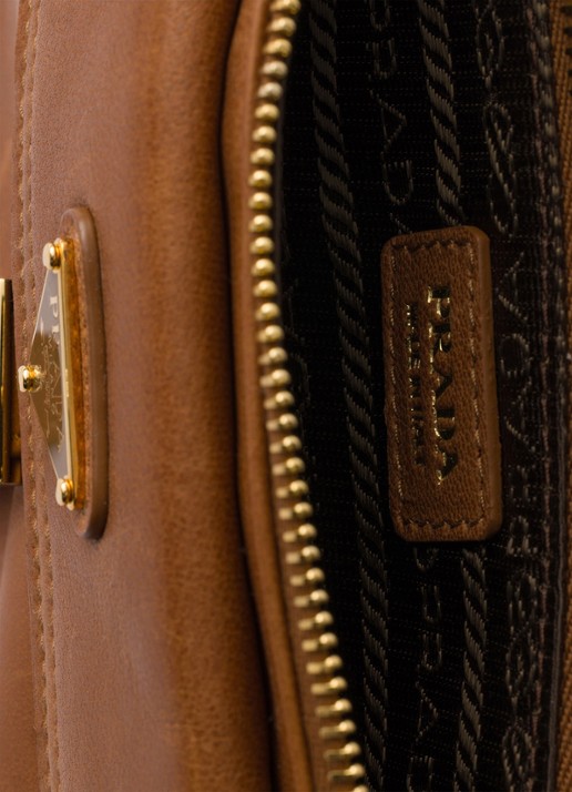 Prada Portemonnee van lamsleer met afneembare schouderriem - detail 5 bruin
