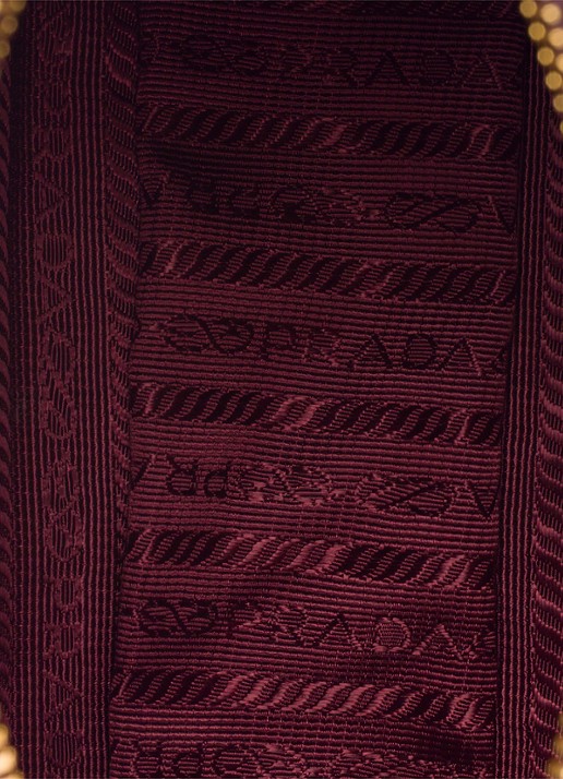 Prada Prada Re-Edition 2005 Re-Nylon crossbodytas met leren details - detail 4 bordeauxrood