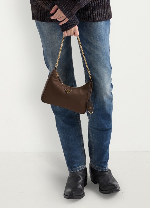 Prada Prada Re-Edition 2005 Re-Nylon crossbodytas met leren details - detail 2 donkerbruin