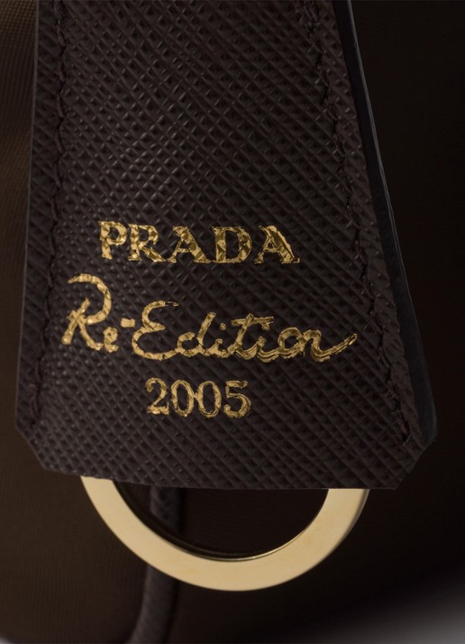 Prada Prada Re-Edition 2005 Re-Nylon crossbodytas met leren details - detail 4 donkerbruin
