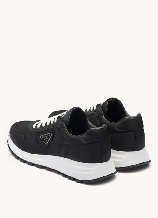 Prada Prax 01 Re-Nylon sneaker met logo - detail 4 zwart
