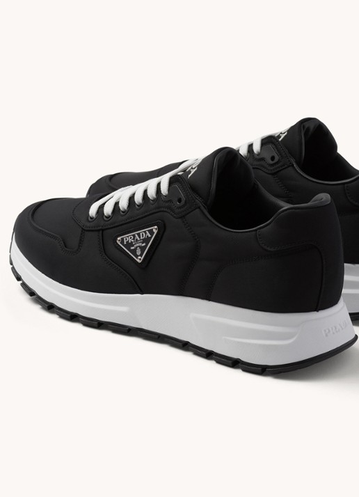 Prada Prax 01 Re-Nylon sneaker met logo - detail 5 zwart