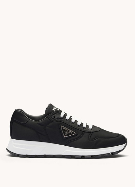 Prada Prax 01 Re-Nylon sneaker met logo - voorkant 2 zwart