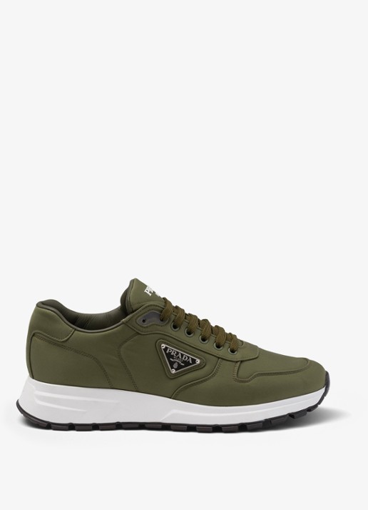 Prada Prax 01 Re-Nylon sneaker met logo - voorkant 2 groen