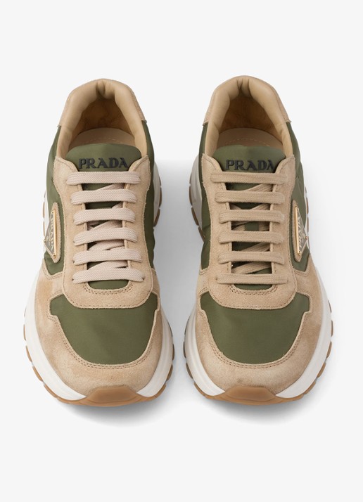 Prada Prax 01 Re-Nylon sneaker met suède details - detail 4 beige