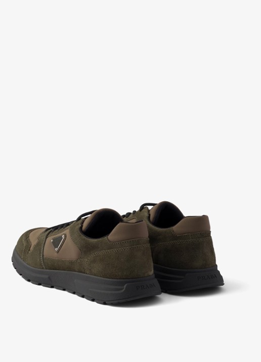 Prada Prax Re-Nylon sneaker met kalfssuède details - achterkant groen