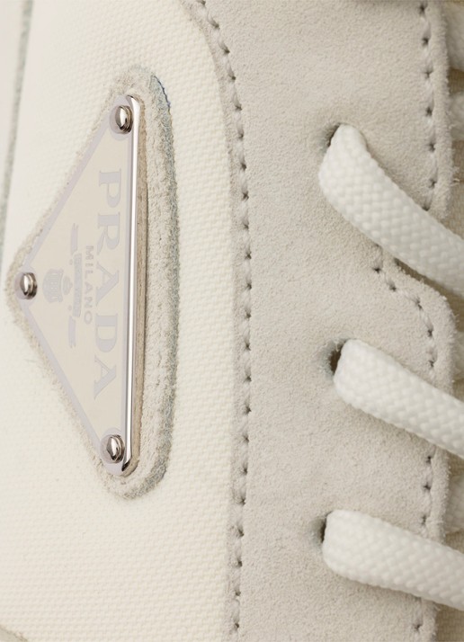 Prada Prax Re-Nylon sneaker met kalfssuède details - detail 6 gebroken wit