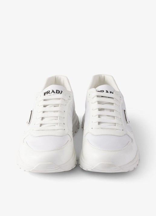 Prada Prax Re-Nylon sneaker met leren details - detail wit