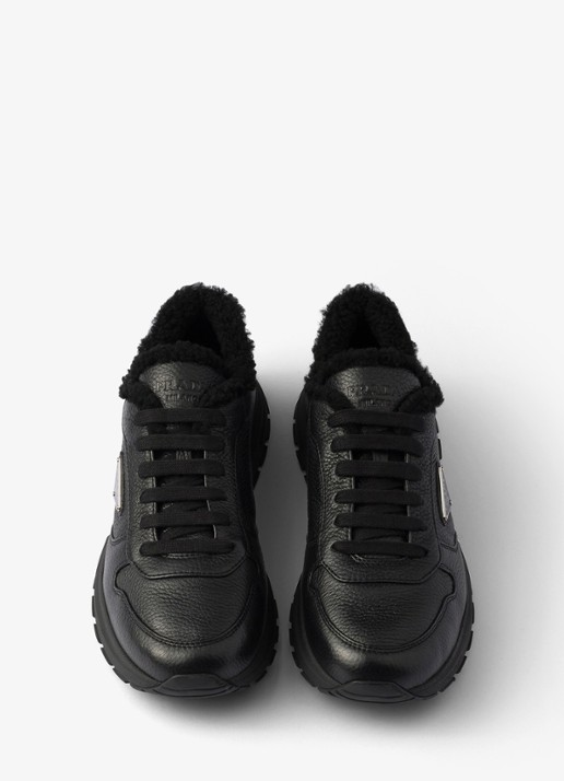 Prada Prax sneaker van leer met schapenvacht - detail 3 zwart