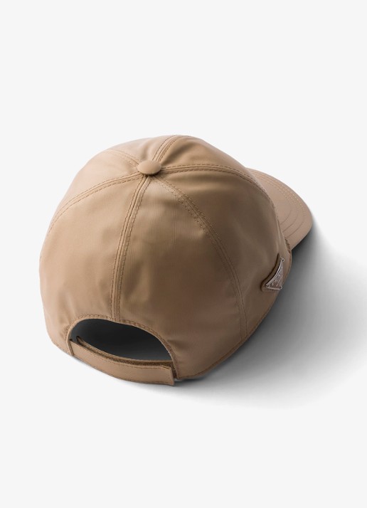 Prada Re-Nylon Baseball pet met logo - achterkant beige