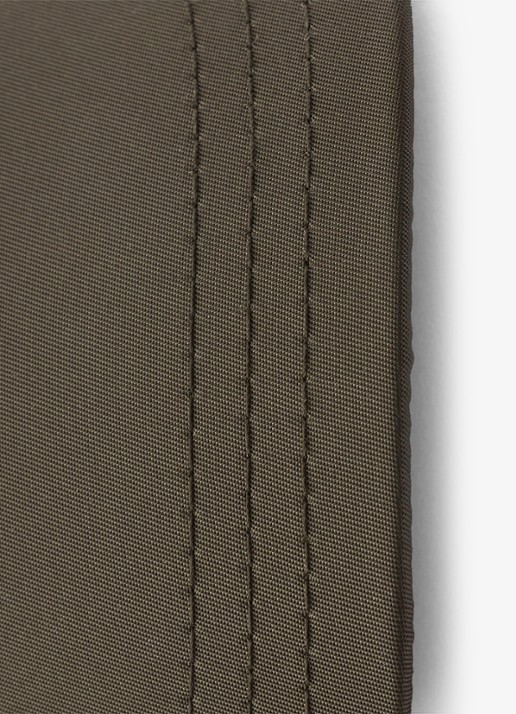 Prada Re-Nylon Baseball pet met logo - detail legergroen
