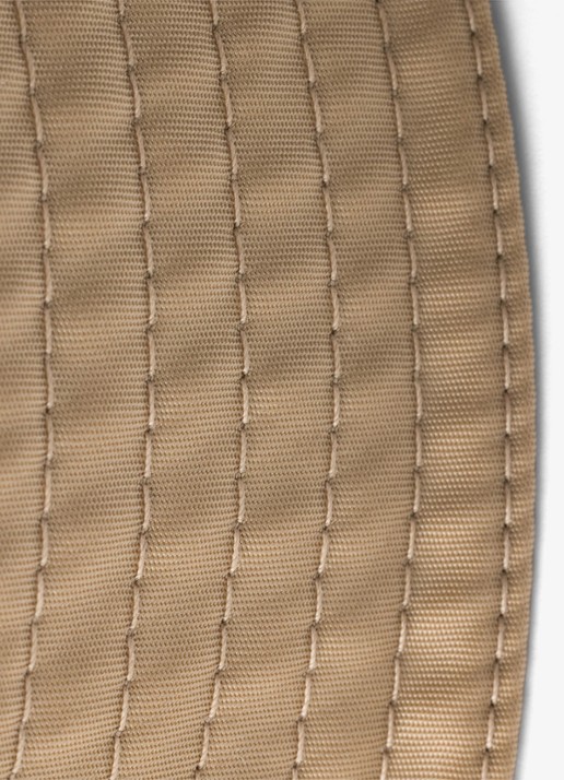 Prada Re-Nylon bucket hoed met logo - detail donkerbeige
