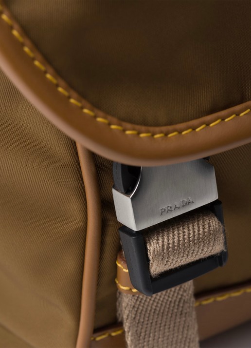 Prada Re-Nylon crossbodytas met leren details - detail 6 bruin