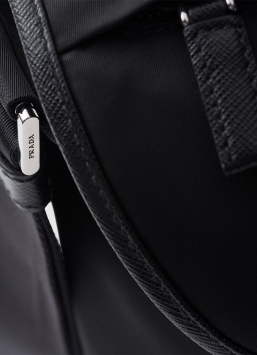 Prada Re-Nylon crossbodytas met leren details - detail 7 zwart