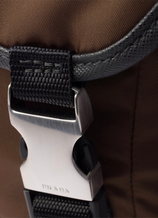 Prada Re-Nylon crossbodytas met leren details - detail 4 bruin