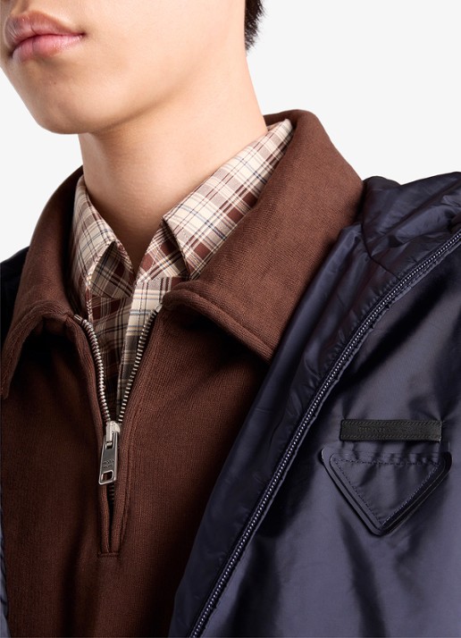 Prada Re-Nylon gewatteerd jack met steekzakken - detail 3 donkerblauw