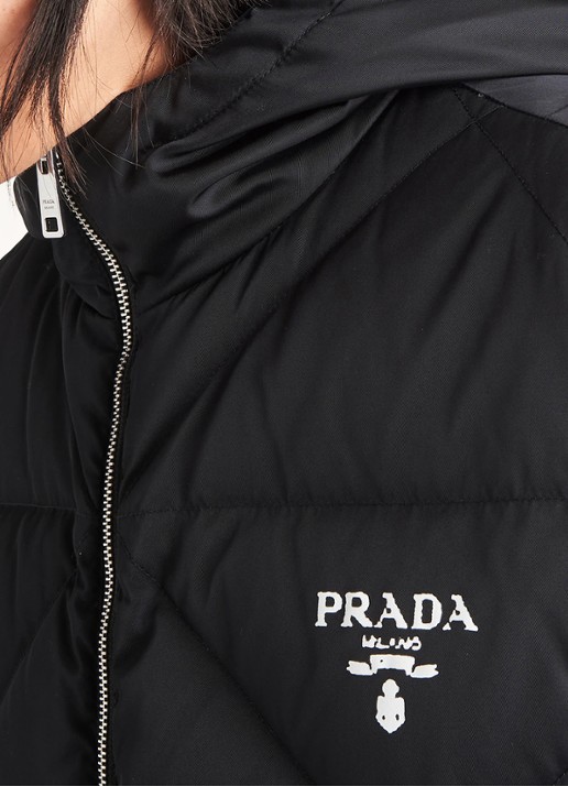 Prada Re-Nylon gewatteerde bodywarmer met donsvulling en capuchon - detail 5 zwart