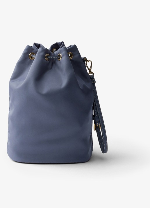 Prada Re-Nylon handtas met leren details en logo - achterkant 6 staalblauw