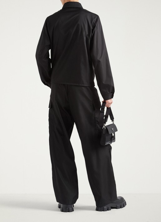 Prada Re-Nylon jack met borst- en steekzakken - achterkant zwart