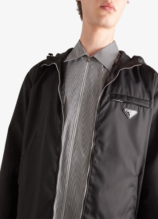 Prada Re-Nylon jack met capuchon en ritszakken - detail 4 zwart