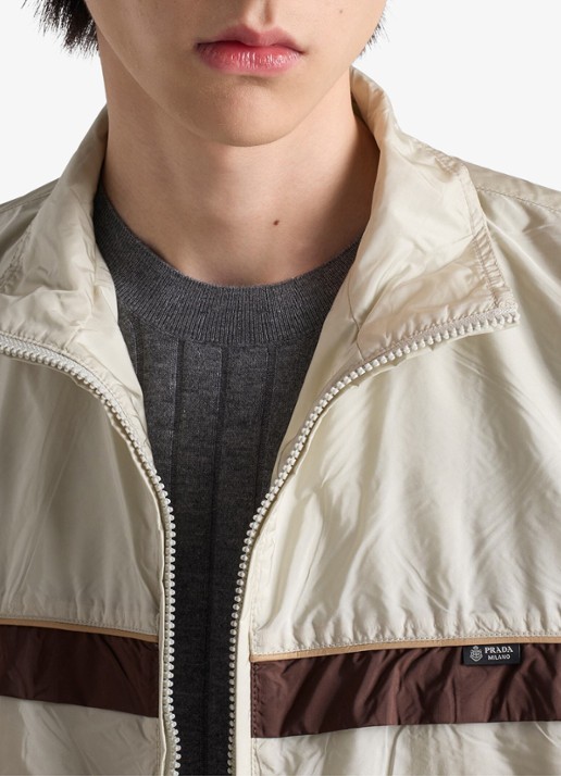 Prada Re-Nylon jack met steekzakken - detail 2 gebroken wit