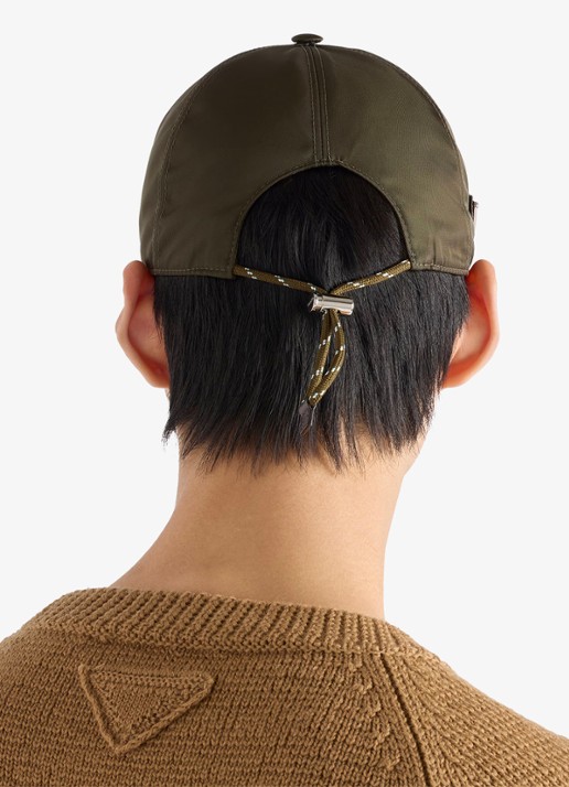 Prada Re-Nylon pet met leren details en trekkoord - detail 2 legergroen