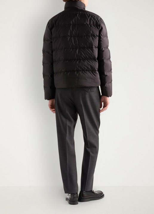 Prada Re-Nylon puffer jack met donsvulling - achterkant 5 zwart