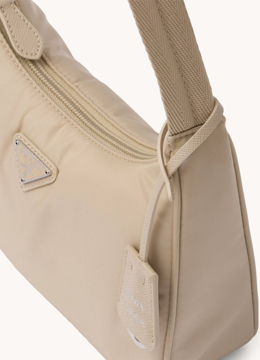 Prada Re-Nylon Re-Edition 2000 Mini schoudertas met logo - detail 6 beige