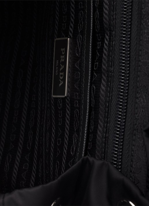 Prada Re-Nylon rugzak met leren details - detail zwart