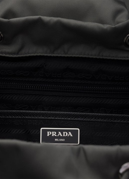 Prada Re-Nylon rugzak met leren details - detail 6 donkergrijs