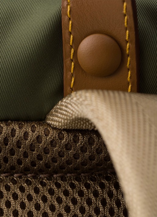 Prada Re-Nylon rugzak met leren details - detail 4 legergroen