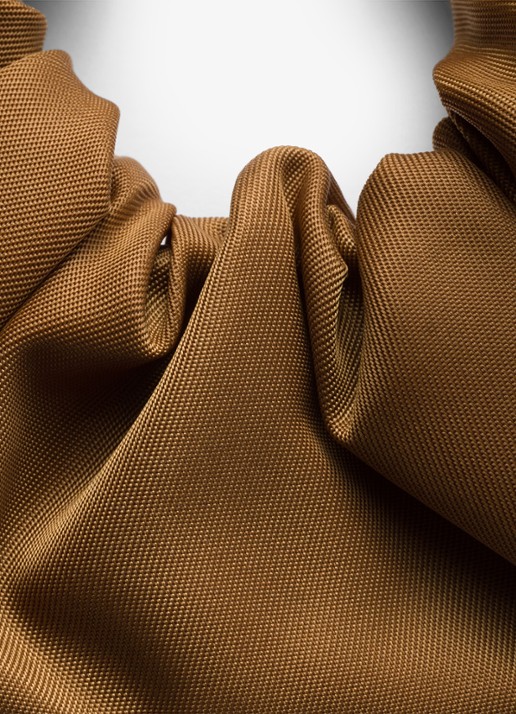 Prada Re-Nylon scrunchie met logo - voorkant 2 camel